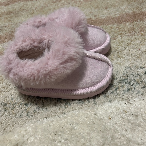 Size 4 baby shoes - Picture 3 of 4